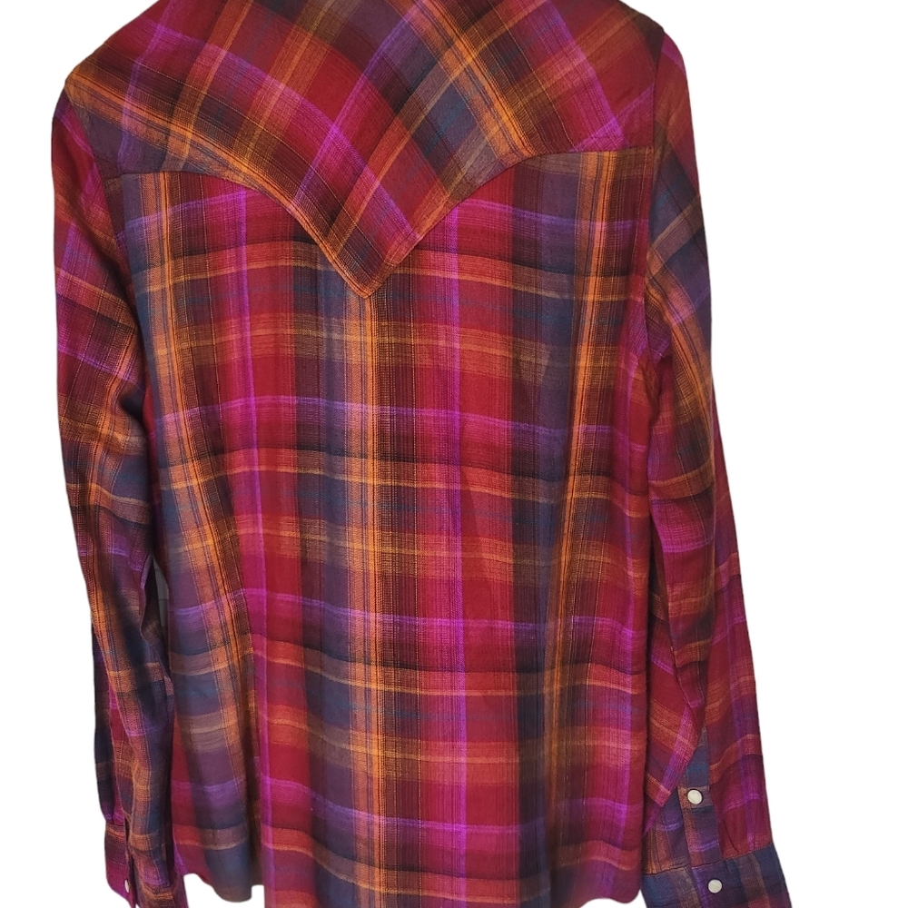 Wrangler Retro Bright Button-up Top with Pearl Snap Buttons - Picture 4 of 7